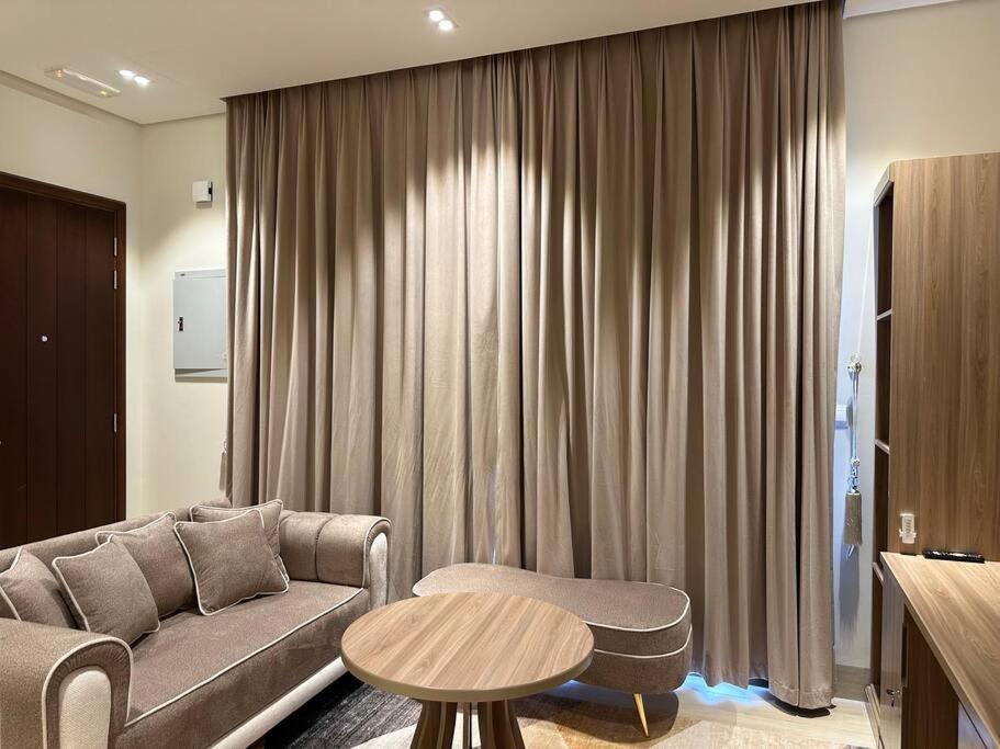 Luxury Laguna Garden